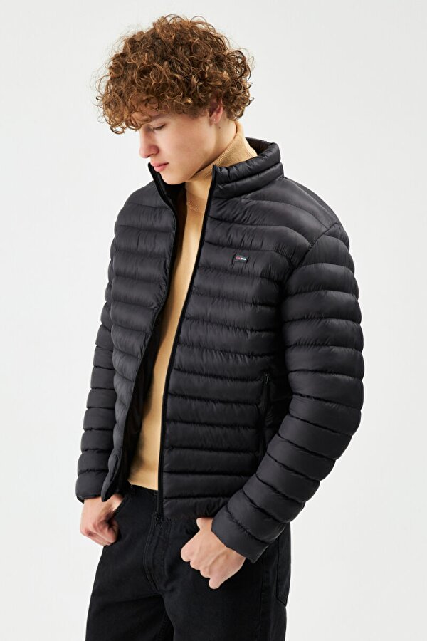 İçi Astarlı Su ve Rüzgar Geçirmez Cepli Erkek Mont