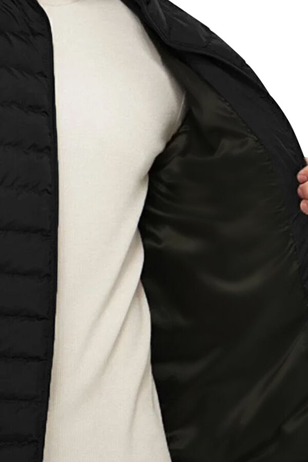 İçi Astarlı Su ve Rüzgar Geçirmez Cepli Erkek Mont