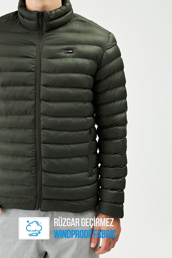 İçi Astarlı Su ve Rüzgar Geçirmez Cepli Erkek Mont