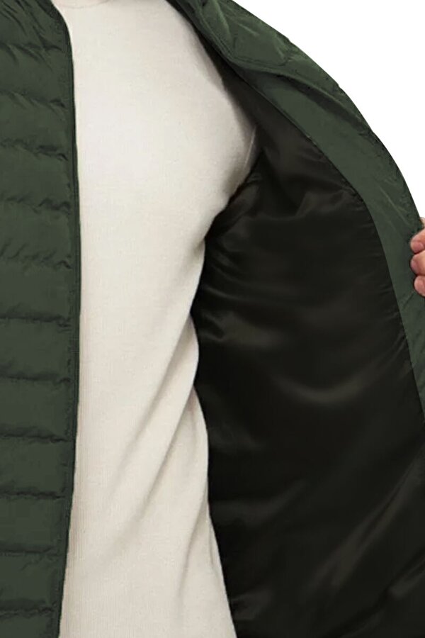 İçi Astarlı Su ve Rüzgar Geçirmez Cepli Erkek Mont