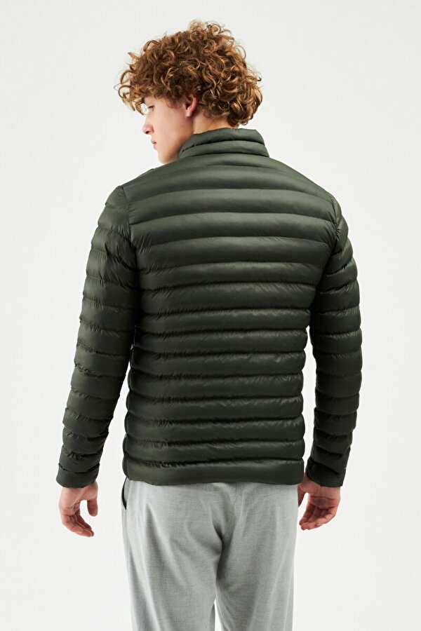 İçi Astarlı Su ve Rüzgar Geçirmez Cepli Erkek Mont