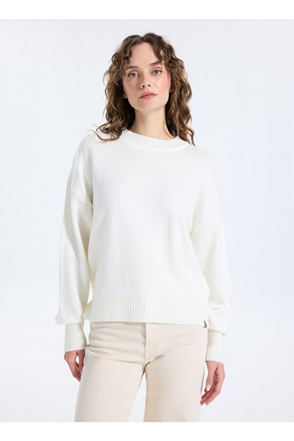 Bisiklet Yaka Loose Fit Düz Örgü Desenli Ekru Kazak Kadın J5WL-KZK7153