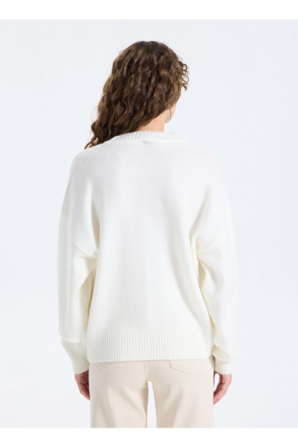 Bisiklet Yaka Loose Fit Düz Örgü Desenli Ekru Kazak Kadın J5WL-KZK7153