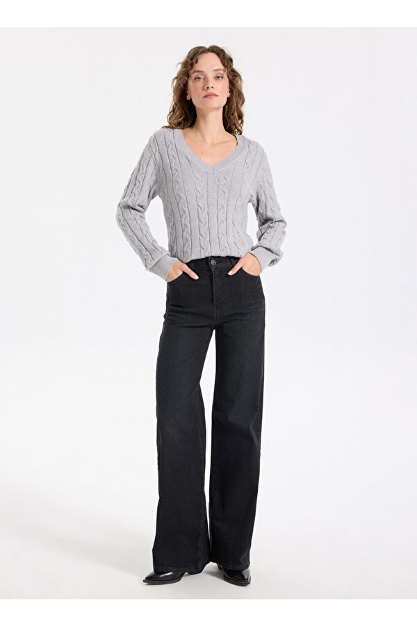 V Yaka Basic Saç Örgü Desenli Gri Melanj Kazak Kadın J5WL-KZK7129