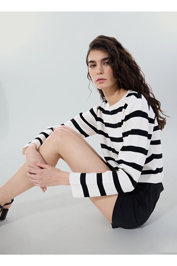 Bisiklet Yaka Crop Çizgili Beyaz - Siyah Kazak Kadın SPBF4WL-KZK5018