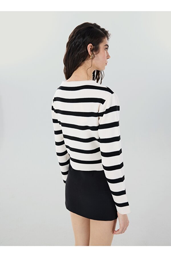 Bisiklet Yaka Crop Çizgili Beyaz - Siyah Kazak Kadın SPBF4WL-KZK5018