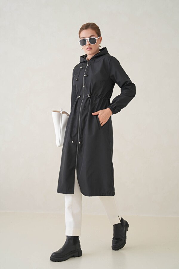 Su Geçirmez Kapüşonlu Fermuarlı Sık Dokuma Kadın Trençkot