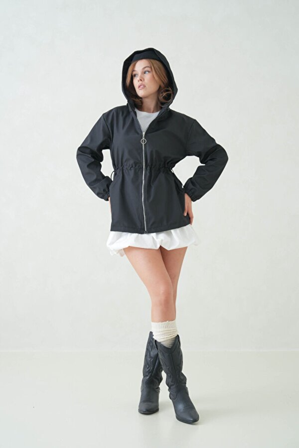 İçi Astarlı Su Geçirmez Kapüşonlu Fermuarlı Sık Dokuma Kadın Trençkot