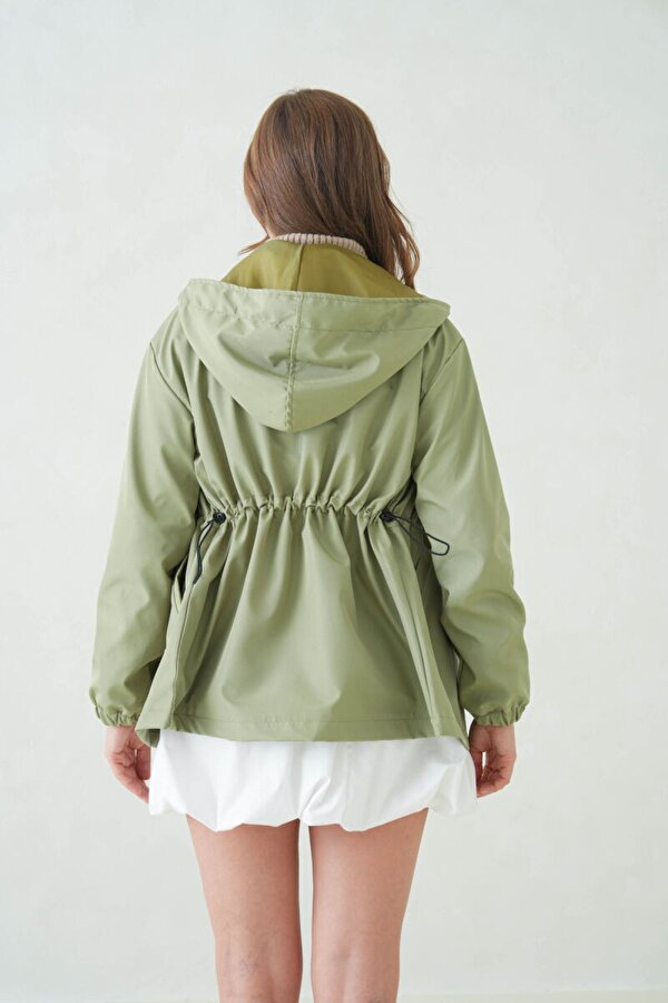 İçi Astarlı Su Geçirmez Kapüşonlu Fermuarlı Sık Dokuma Kadın Trençkot