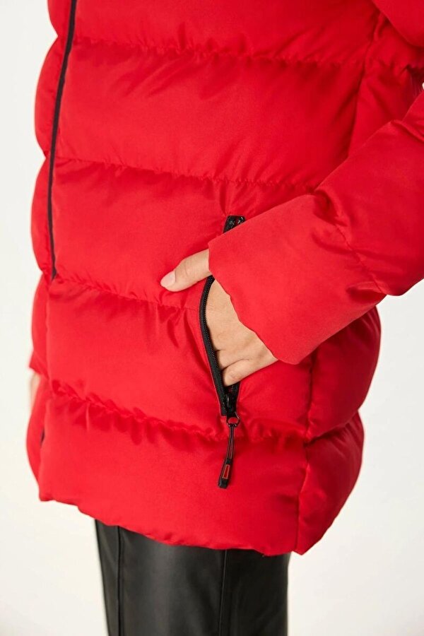 İçi Astarlı Su ve Rüzgar Geçirmez Cepli Kapüşonlu Kadın Mont