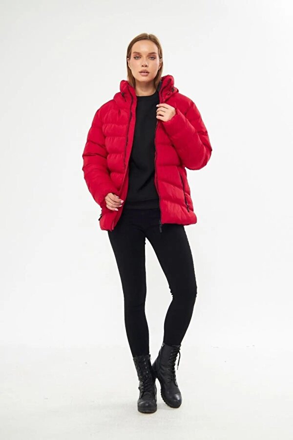 İçi Astarlı Su ve Rüzgar Geçirmez Cepli Kapüşonlu Kadın Mont