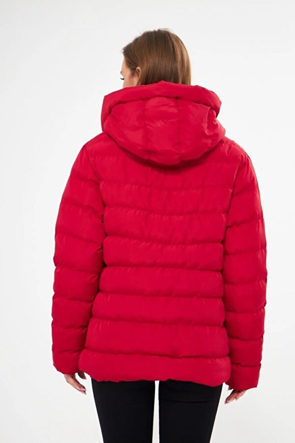 İçi Astarlı Su ve Rüzgar Geçirmez Cepli Kapüşonlu Kadın Mont