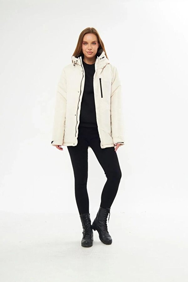 İçi Astarlı Su ve Rüzgar Geçirmez Cepli Kapüşonlu Kadın Mont