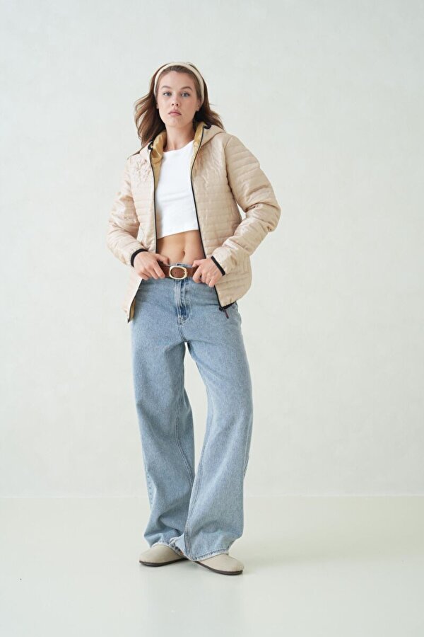 İçi Astarlı Su ve Rüzgar Geçirmez Cepli Kapüşonlu Kadın Mont