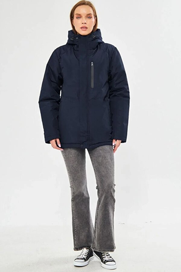 İçi Astarlı Su ve Rüzgar Geçirmez Cepli Kapüşonlu Kadın Mont