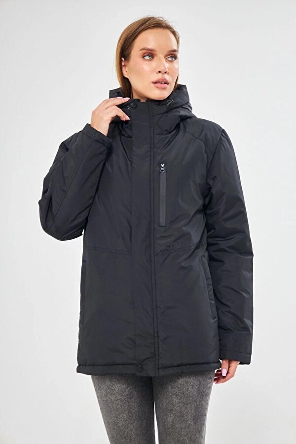 İçi Astarlı Su ve Rüzgar Geçirmez Cepli Kapüşonlu Kadın Mont