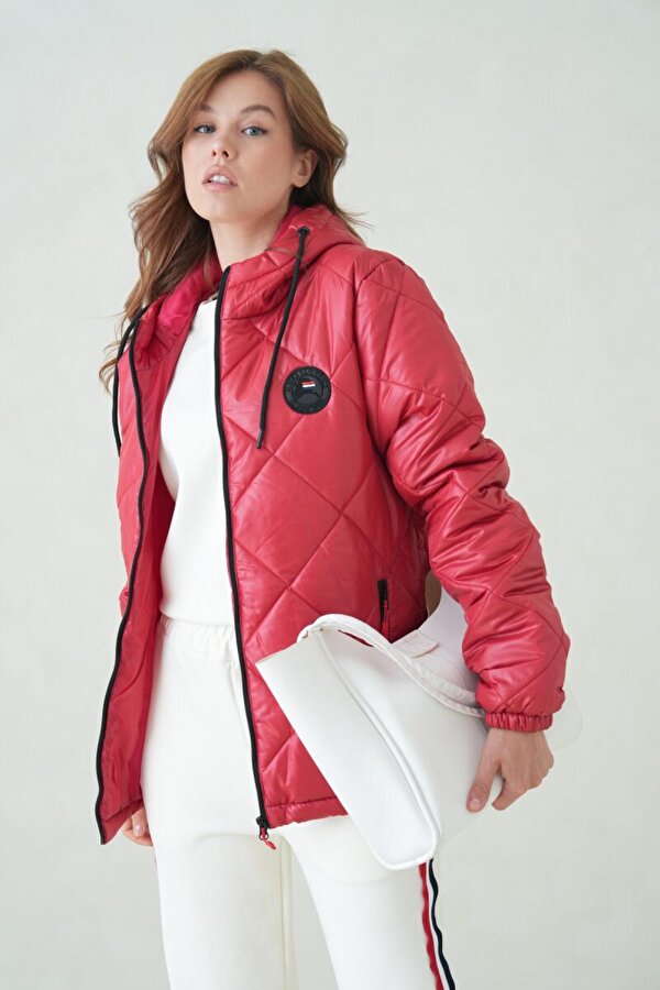 Su ve Rüzgar Geçirmez Jel Elyaflı Kapitone Cepli Spor Mont