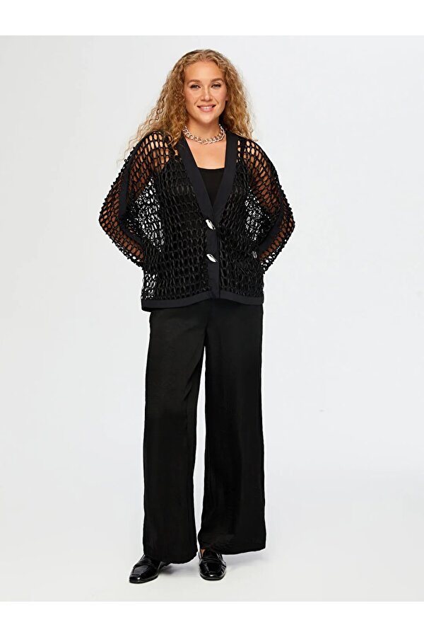 Metal Düğme Detaylı Delik İşi Kadın Ceket W26HRK001