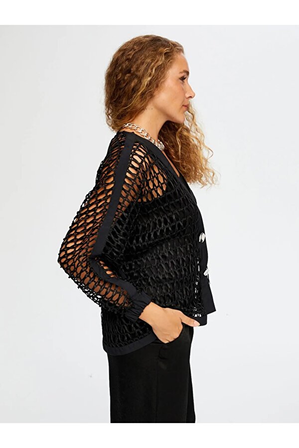 Metal Düğme Detaylı Delik İşi Kadın Ceket W26HRK001