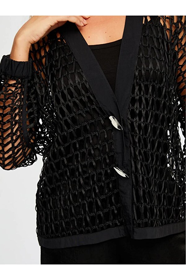 Metal Düğme Detaylı Delik İşi Kadın Ceket W26HRK001