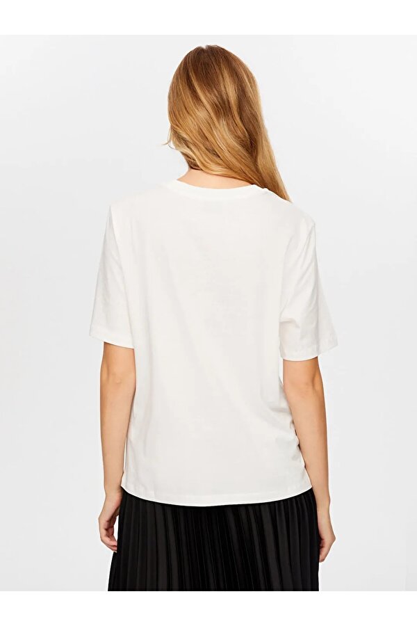 Taş Kalp Nakışlı Kadın T-shirt W26TSH094