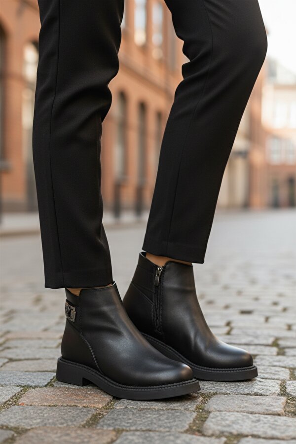 Siyah İçi Kürklü Kaymaz Taban Soğuğa Dirençli Kadın Bot PC-55161 Z