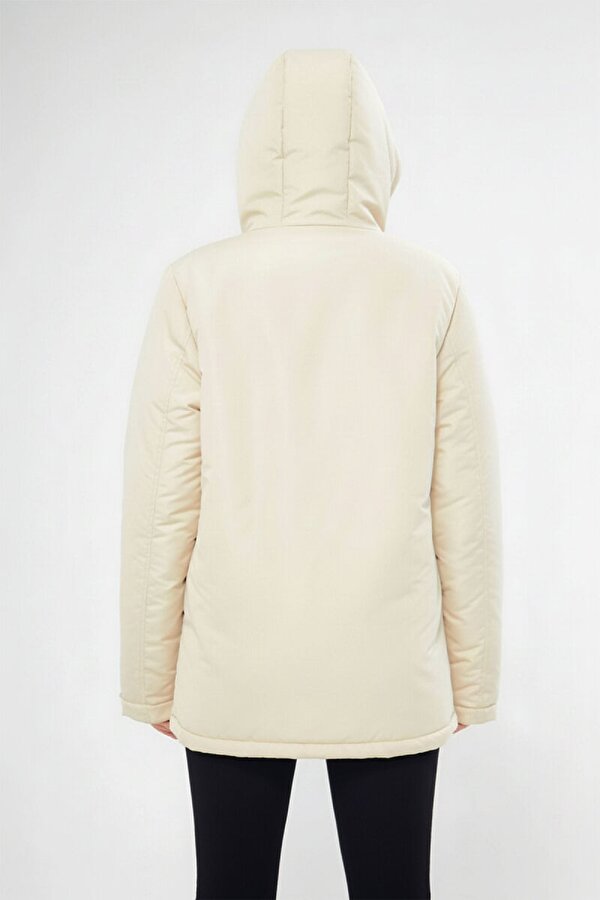 İçi Kürklü Su ve Rüzgar Geçirmez Cepli Kapüşonlu Kadın Mont