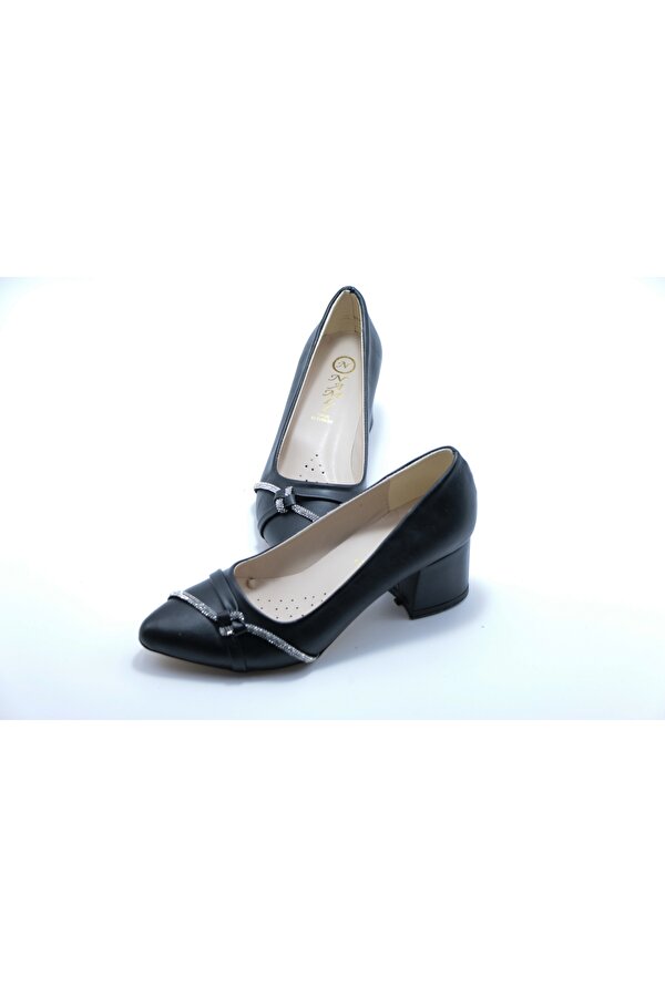 Siyah Taşlı  5 Cm Kalın Topuk Topuklu Kadın Ayakkabı