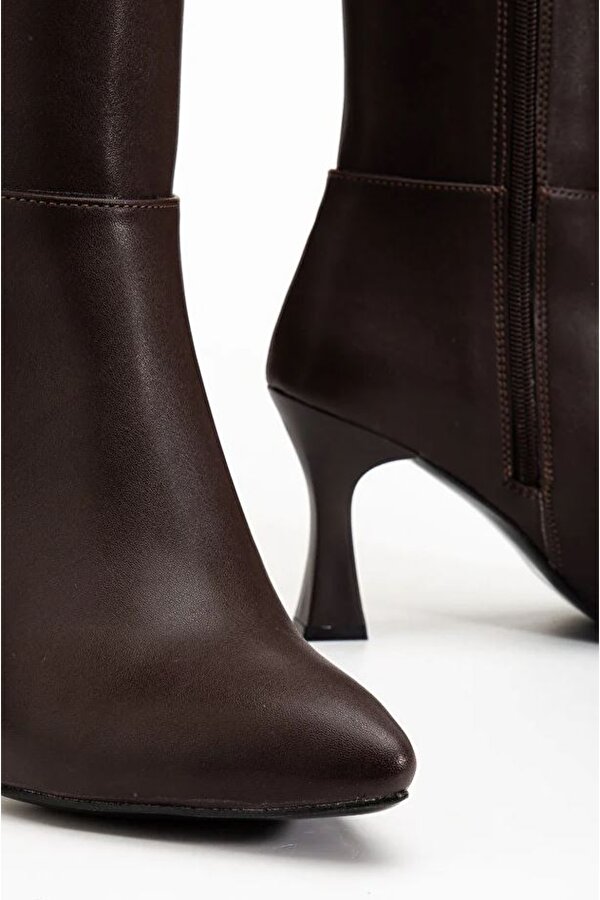 Diz Altı Topuklu Sivri Burun Kadın Çizme