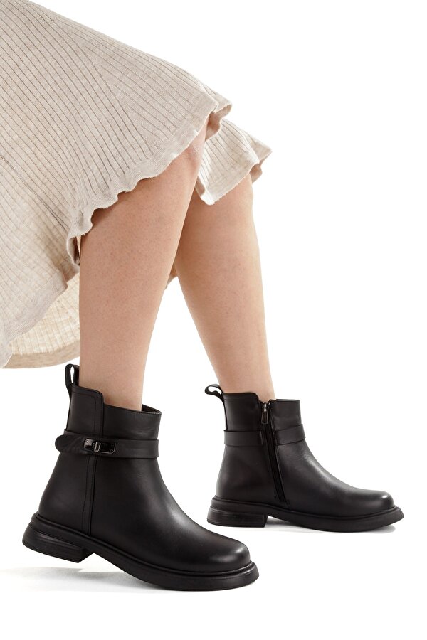 Siyah Hakiki Deri Topuksuz Günlük Kadın Bot Ar26