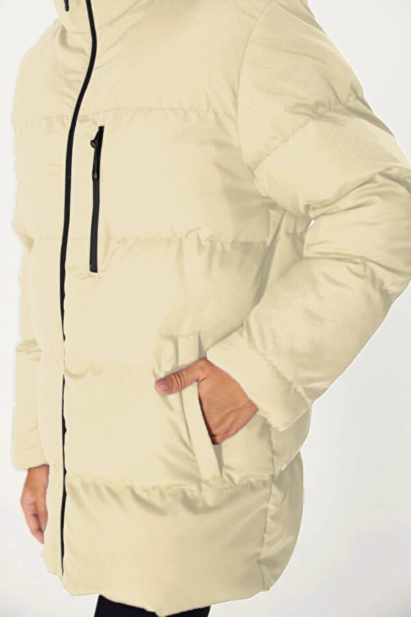 İçi Astarlı Su ve Rüzgar Geçirmez Cepli Kapüşonlu Kadın Mont