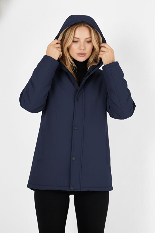 İçi Kürklü Su ve Rüzgar Geçirmez Cepli Kapüşonlu Kadın Mont