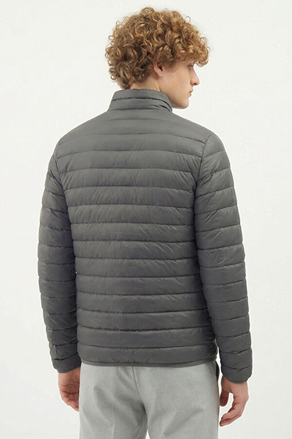 İçi Astarlı Cepli Jel Elyaf Su ve Rüzgar Geçirmez Şişme Kışlık Erkek Mont