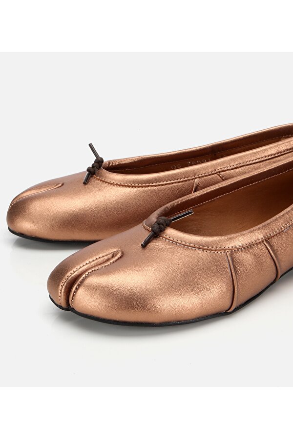 Kadın Deri Bronz Ön Detaylı Babet