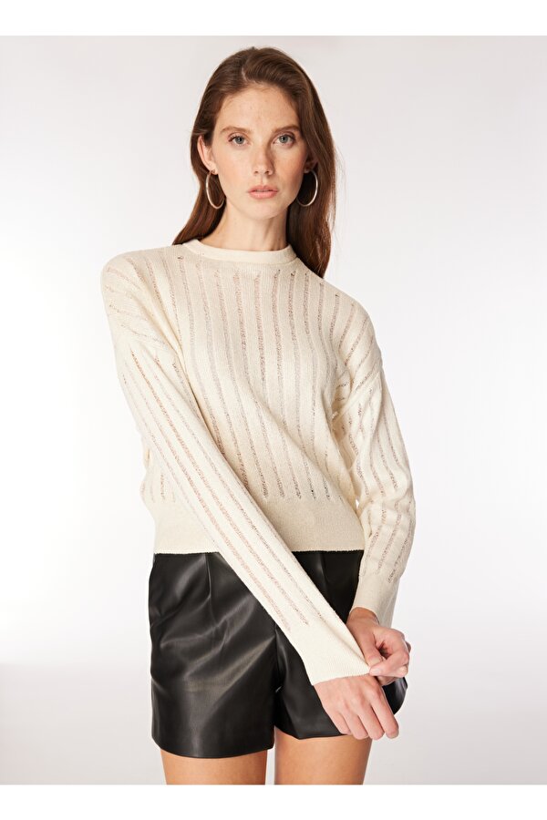 Bisiklet Yaka Geniş Fit Varaklı Beyaz - Gümüş Kazak Kadın F4WL-KZK0607