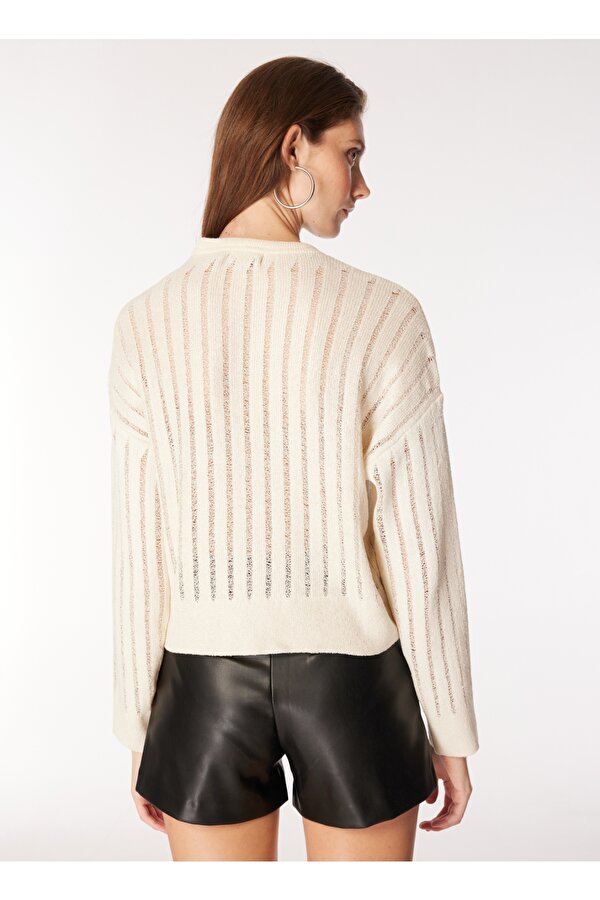 Bisiklet Yaka Geniş Fit Varaklı Beyaz - Gümüş Kazak Kadın F4WL-KZK0607