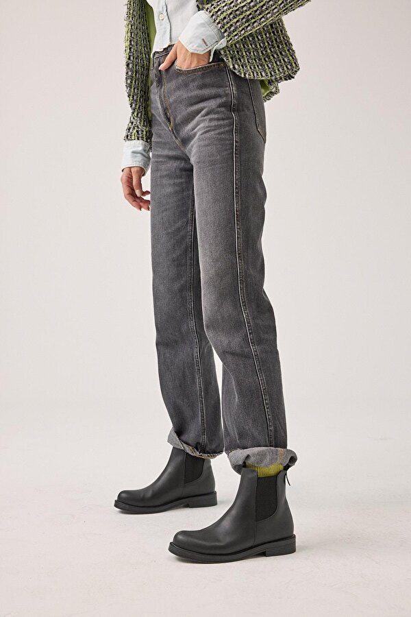 Siyah Kadın Düz Bot