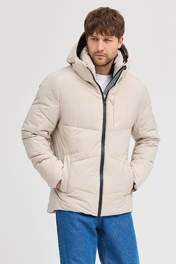 Erkek Kapuşonlu Mont 950