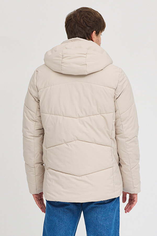 Erkek Kapuşonlu Mont 950