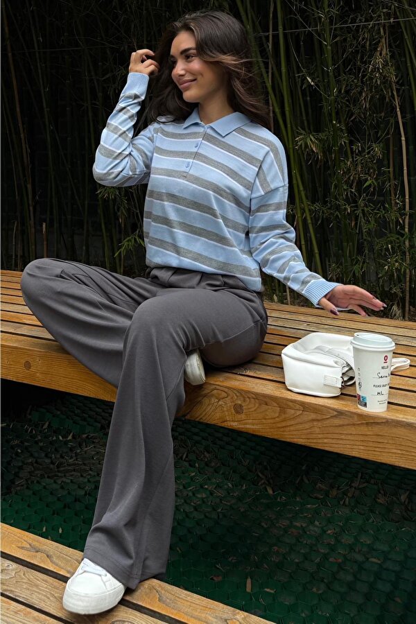 Mavi Çizgili Polo Yaka Düğmeli Kadın Kazak MG2561