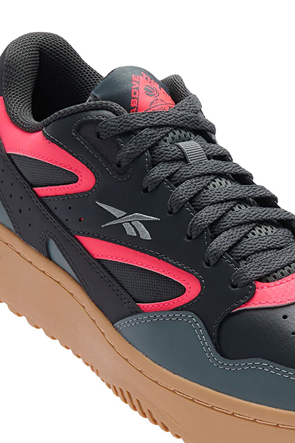 ATR CHILL 96 Basketball shoes