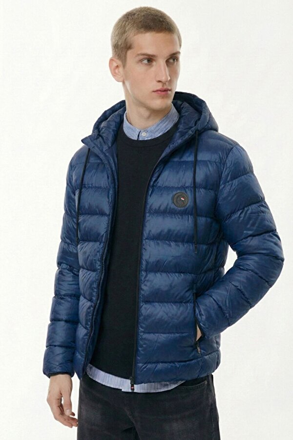 Kapüşonlu Jel Elyaf Dolgulu Su & Rüzgar Geçirmez İçi Astarlı Cepli Erkek Kışlık Mont