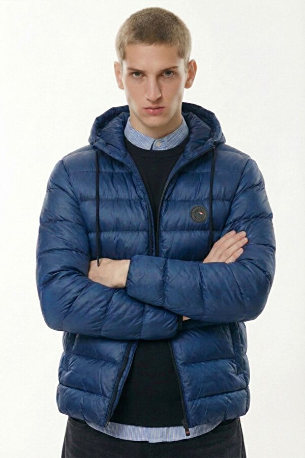 Kapüşonlu Jel Elyaf Dolgulu Su & Rüzgar Geçirmez İçi Astarlı Cepli Erkek Kışlık Mont