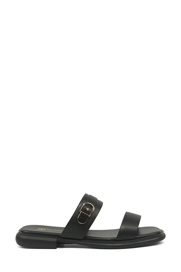 INT1226Y106 6FX BLACK Woman 425