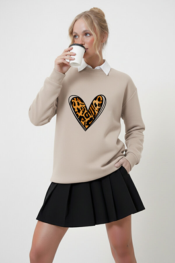 Unisex Leopar Desenli Kalp Baskılı Oversize Bisiklet Yaka Sweatshirt - FLO 3 Al 1 Öde