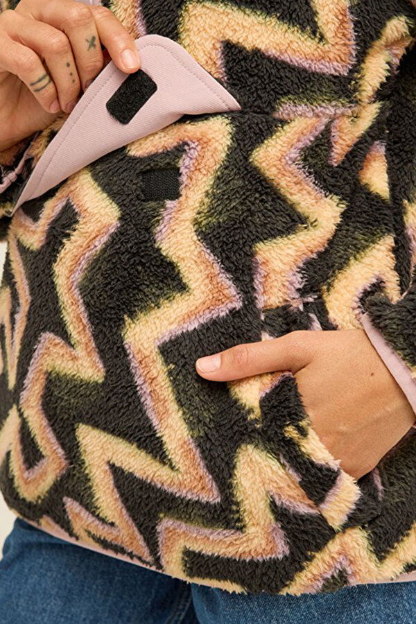 SWITCHBACK PULLOVER 057