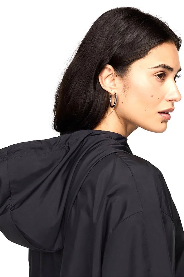 W NSW ESSNTL UV WVN JKT H BLACK Woman 047