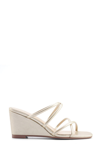 Nine West JORA 5FX Altın Kadın Dolgu Topuk Terlik