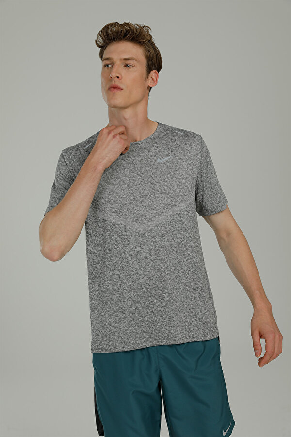 Nike DRI-FIT RISE 365 GRI Erkek Kısa Kol T-Shirt