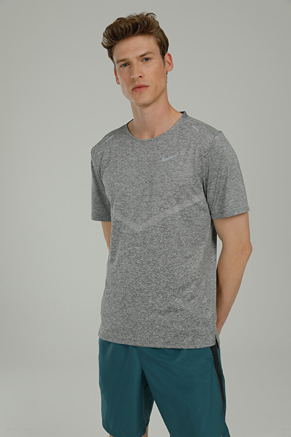 Nike DRI-FIT RISE 365 GRI Erkek Kısa Kol T-Shirt